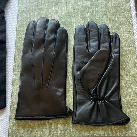 Men's Black Leather Gloves - Picture 1 of 3